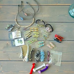 Assorted hair clips New